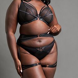 Scandal Plunge Bra Black