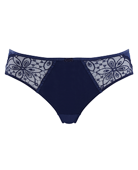 Alexandra Brief